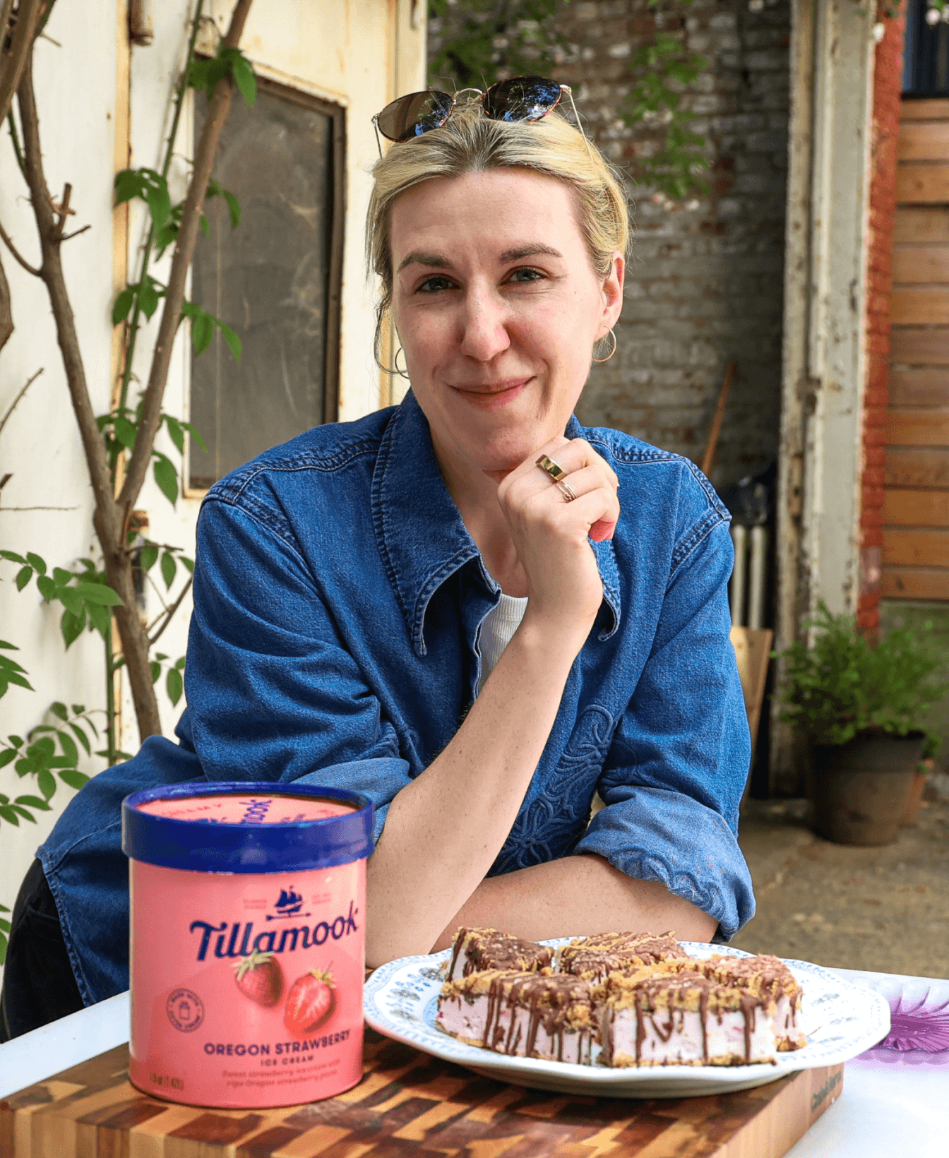 Extra Pink Ice Cream Sandwiches hero image slide 2