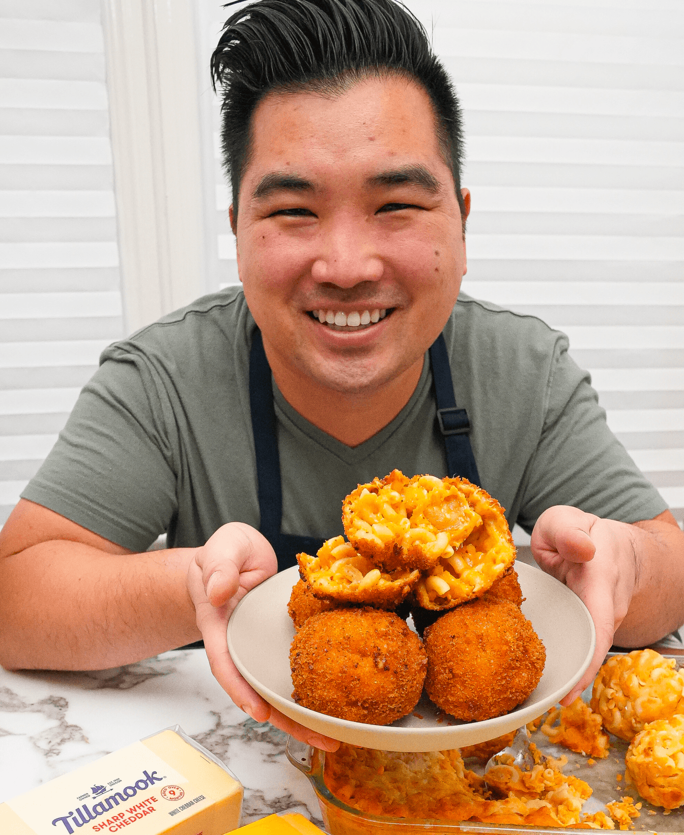 Kimchi Mac n Cheese Balls